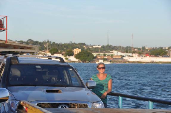 Atravessando o Velho Chico de balsa, em Penedo - AL Atravessando o Velho Chico de balsa, em Penedo - AL