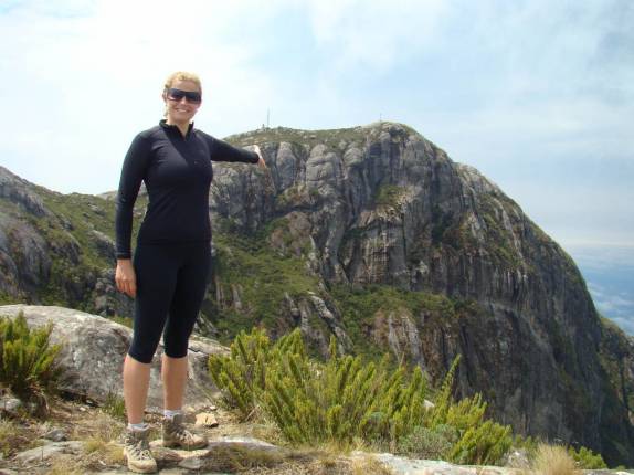 Avistando o Pico da Bandeira, na trilha capixaba de acesso ao pico, no Parque Nacional do Caparaó - MG/ES