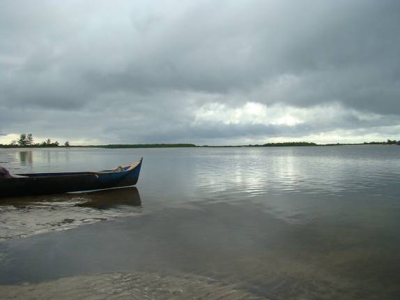 Barco na Barra do Ararapira Barco na Barra do Ararapira