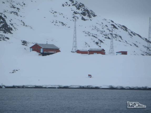 Base científica argentina, uma das muitas existentes em King George Island, na Antártida