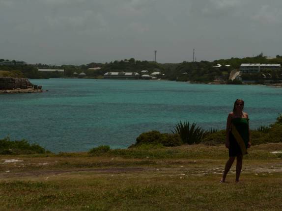 Baía próxima à Long Bay, na costa nordeste de Antígua, no Caribe Baía próxima à Long Bay, na costa nordeste de Antígua, no Caribe