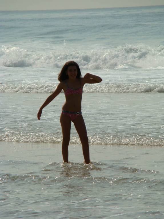 Bebel entrando no mar do Leblon, Rio de Janeiro - RJ Bebel entrando no mar do Leblon, Rio de Janeiro - RJ