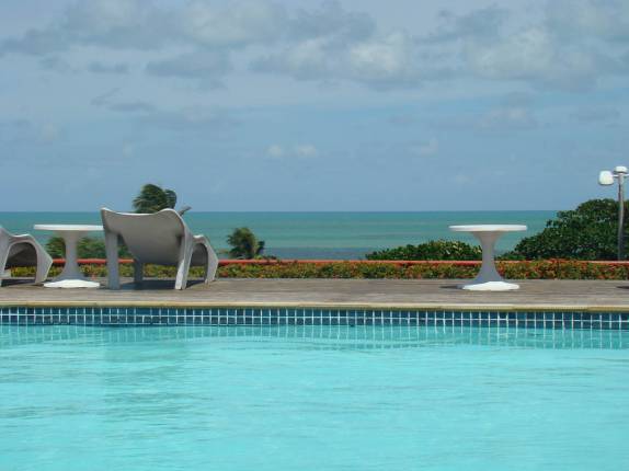 Belo visual da piscina de nosso hotel em João Pessoa - PB Belo visual da piscina de nosso hotel em João Pessoa - PB