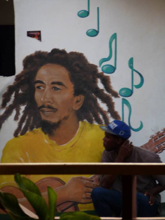 Bob Marley, sempre presente! (em Union Island, sul de São Vicente e Granadinas, no Caribe) Bob Marley, sempre presente! (em Union Island, sul de São Vicente e Granadinas, no Caribe)