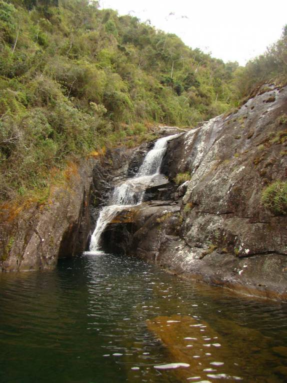 Cachoeira da Farofa, na trilha capixaba de acesso ao Pico da Bandeira, no Parque Nacional do Caparaó - MG/ES