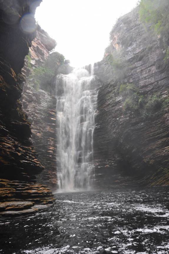 Cachoeira do Buracão vista por baixo, próxima à Ibicoara, na Chapada Diamantina - BA Cachoeira do Buracão vista por baixo, próxima à Ibicoara, na Chapada Diamantina - BA