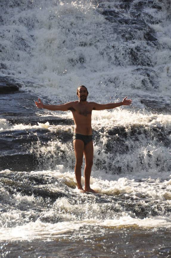 Cachoeira do Demé, em Tremembé, na Baía de Camamu - BA Cachoeira do Demé, em Tremembé, na Baía de Camamu - BA