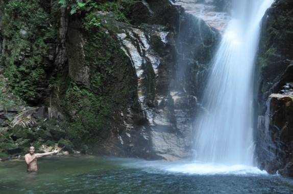 Cachoeira dos Alpinistas no Paraíso Selvagem em Delfinópolis - MG