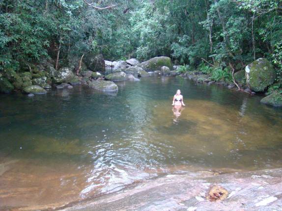 Cachoeira e poço no Saco do Mamanguá, região de Parati - RJ Cachoeira e poço no Saco do Mamanguá, região de Parati - RJ