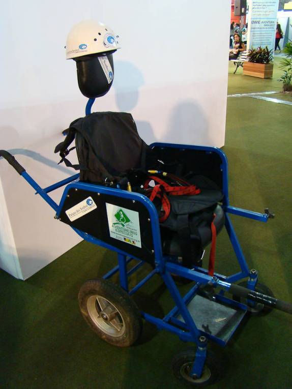 Cadeira para Portadores de Necessidades Especiais fazerem trilhas Cadeira para Portadores de Necessidades Especiais fazerem trilhas