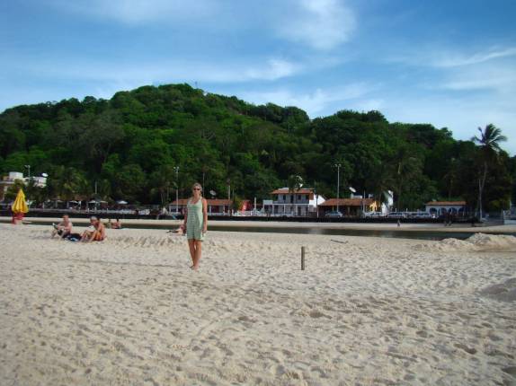 Caminhando na Praia da Pipa - RN Caminhando na Praia da Pipa - RN