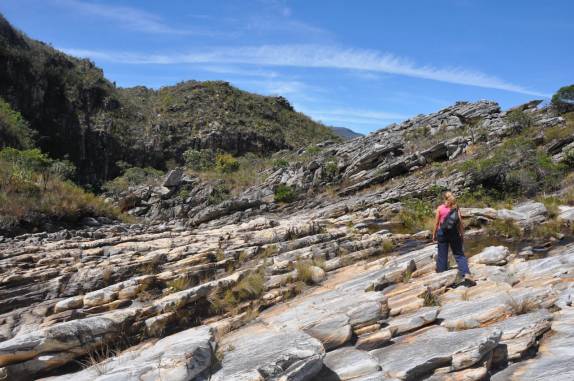 Caminhando no leito do rio, no Parque Nacional da Serra do Cipó - MG Caminhando no leito do rio, no Parque Nacional da Serra do Cipó - MG