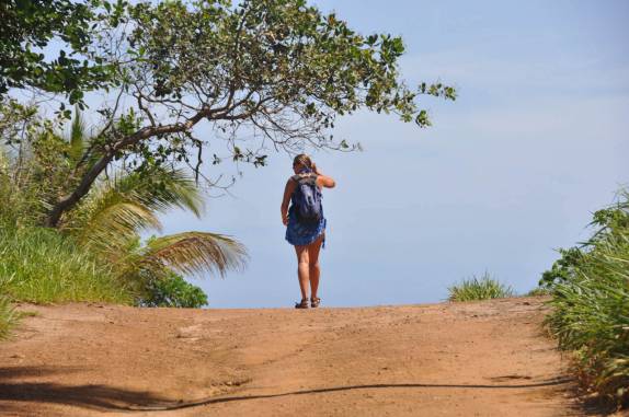 Caminhando para a Praia Itacarezinho, em Itacaré - BA Caminhando para a Praia Itacarezinho, em Itacaré - BA