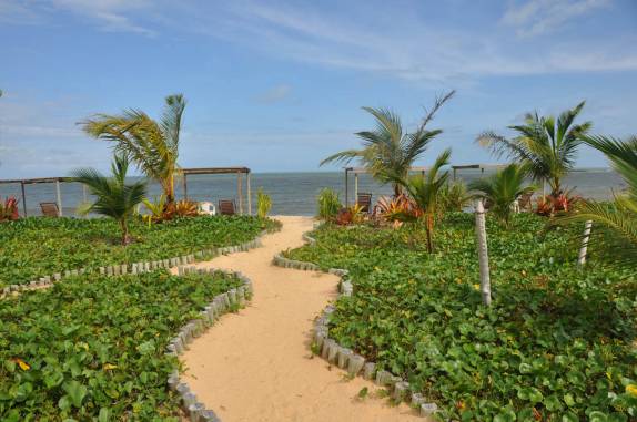 Caminho que leva ao mar, em Santo André - BA Caminho que leva ao mar, em Santo André - BA