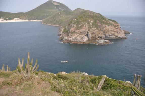Canal que separa a Ponta do Atalaia da ilha Cabo Frio, em Arraial do Cabo - RJ Canal que separa a Ponta do Atalaia da ilha Cabo Frio, em Arraial do Cabo - RJ