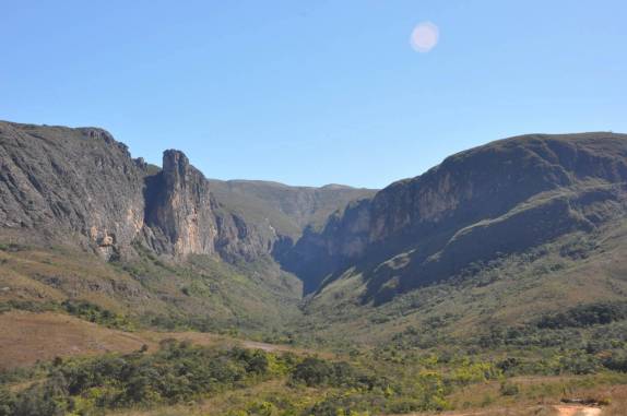 Canyon do Peixe Tolo, na Serra do Intendente, em Tabuleiro - MG Canyon do Peixe Tolo, na Serra do Intendente, em Tabuleiro - MG