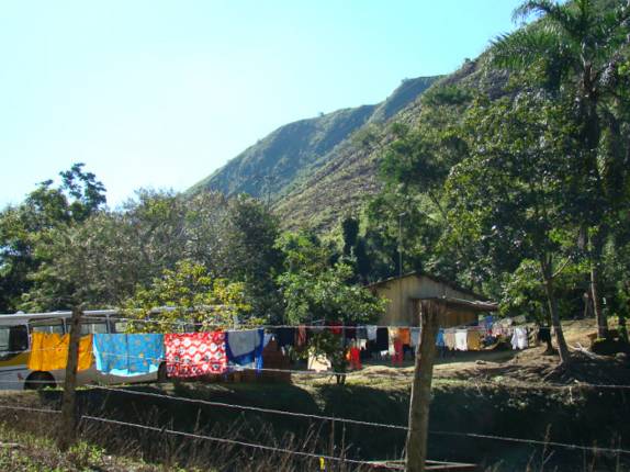Casa na estrada de terra