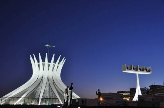 Catedral de Brasília - DF Catedral de Brasília - DF