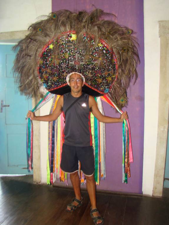 Chapéu típico de festas maranhenses exposto em galeria do convento São Francisco, em João Pessoa - PB Chapéu típico de festas maranhenses exposto em galeria do convento São Francisco, em João Pessoa - PB