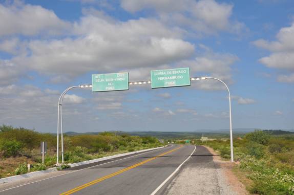 Chegamos longe! Fronteira de Pernambuco e Piauà Chegamos longe! Fronteira de Pernambuco e PiauÃ