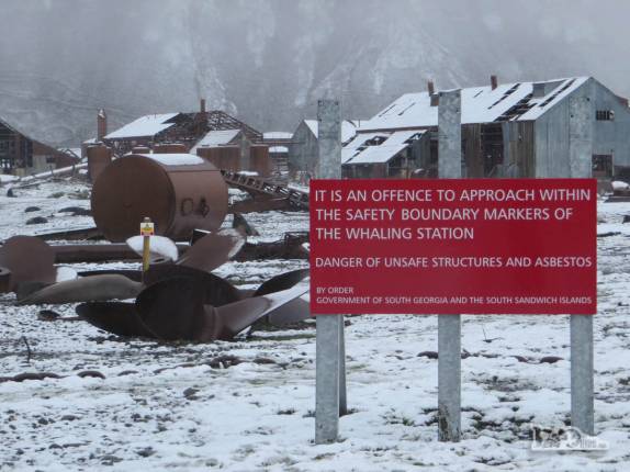 Chegando a Stromness, antiga estação baleeira na Geórgia do Sul Chegando a Stromness, antiga estação baleeira na Geórgia do Sul