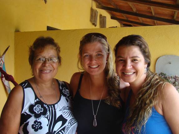 Com a Cristina e a Cristiana na Pousada dos Mundos na praia de Tabatinga, em Jacumã, distrito de Conde - PB Com a Cristina e a Cristiana na Pousada dos Mundos na praia de Tabatinga, em Jacumã, distrito de Conde - PB