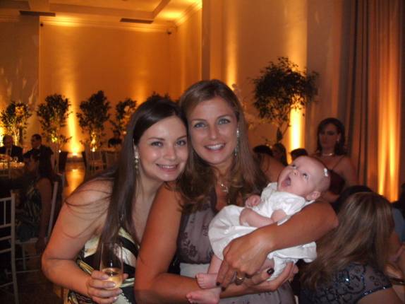Com a Dani e a Lulu, na festa de casamento do Gusta e da Paula, em Curitiba - PR