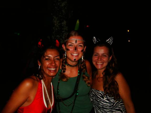 Com a Denise e a Bianca na Festa à Fantasia de Itacaré - BA