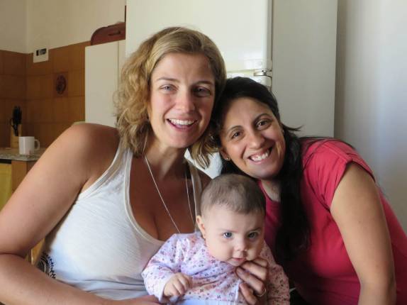 Com a irmã e sobrinha do Jorge, na casa deles em Córdoba, na Argentina