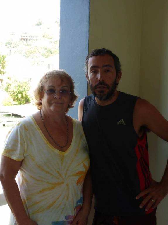 Com a Marília em sua casa na marina de Rodney Bay, norte de Santa Lúcia
