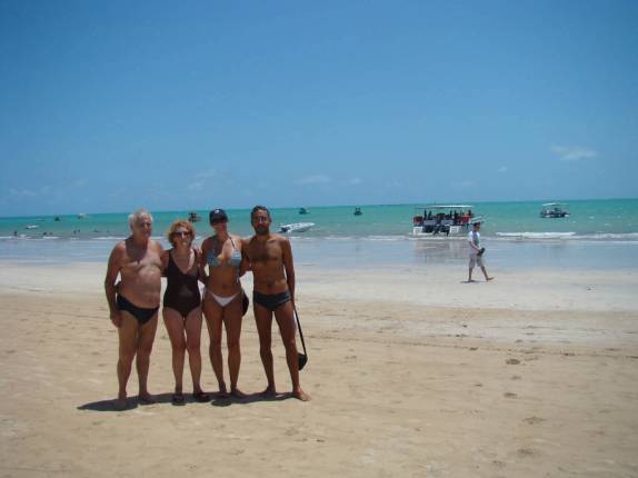 Com a Olga e o Alexandre em Maragogi - AL