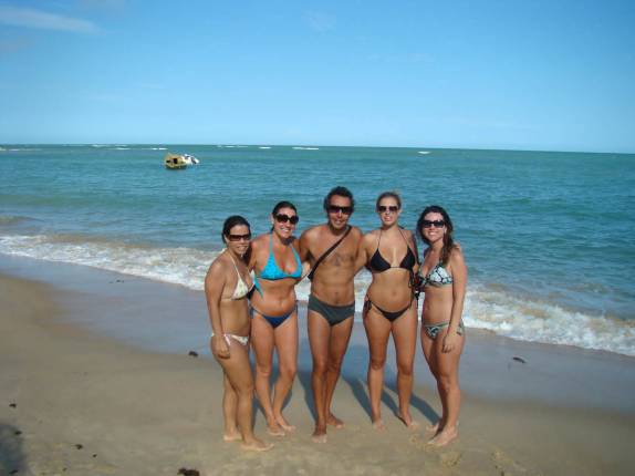 Com as amigas Ana, Gracie e Luciana em CoruÃpe, Trancoso - BA Com as amigas Ana, Gracie e Luciana em CoruÃpe, Trancoso - BA