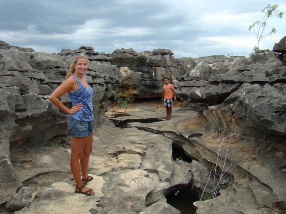 Com o Cézar, nosso guia no Lajedo de Soledade, região de Apodi - RN Com o Cézar, nosso guia no Lajedo de Soledade, região de Apodi - RN