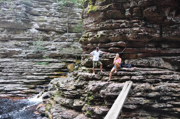 Com o Janu no canyon da Cachoeira do Buracão, próxima à Ibicoara, na Chapada Diamantina - BA Com o Janu no canyon da Cachoeira do Buracão, próxima à Ibicoara, na Chapada Diamantina - BA