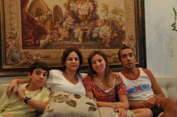 Com o Joaquim, Mariângela e Gabriela no apartamento em Goiãnia - GO Com o Joaquim, Mariângela e Gabriela no apartamento em Goiãnia - GO