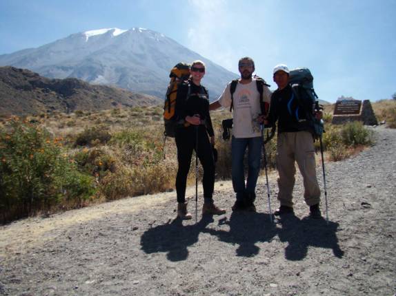 Com o José, nosso guia no trekking do vulcão El Mistí, em Arequipa - Peru Com o José, nosso guia no trekking do vulcão El Mistí, em Arequipa - Peru