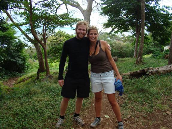 Com o norueguês Trond na trilha para a Cachoeira San Ramon, na Isla Ometepe, no Lago Nicarágua Com o norueguês Trond na trilha para a Cachoeira San Ramon, na Isla Ometepe, no Lago Nicarágua