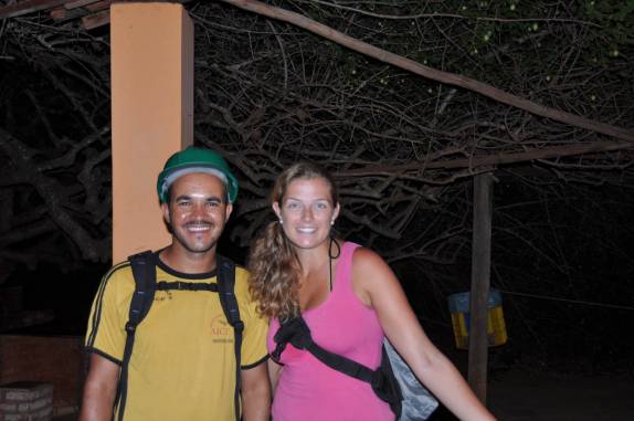 Com o Raimundo, nosso guia na Lapa Doce, próximo à Lençóis, na Chapada Diamantina - BA