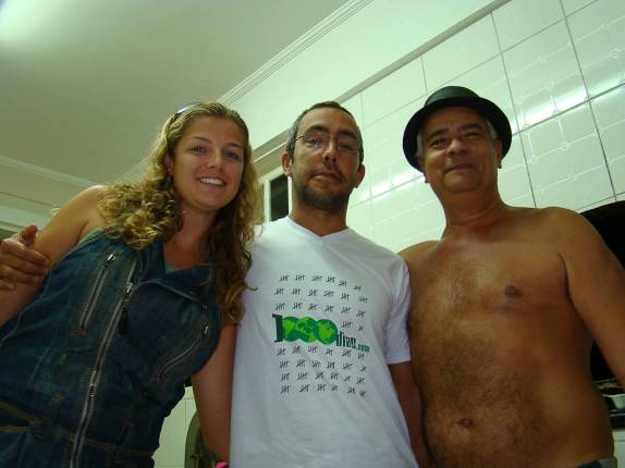 Com o Zé, cozinheiro de mão cheia, em sua casa na praia de Paúba em São Sebastião - SP