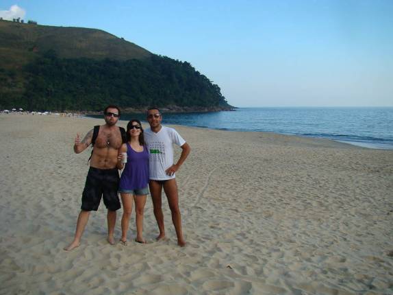 Com os padrinhos Rafa e Laura na praia de Paúba em São Sebastião - SP Com os padrinhos Rafa e Laura na praia de Paúba em São Sebastião - SP