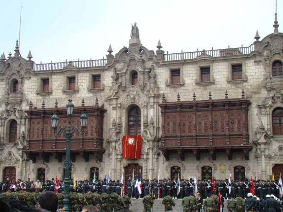 Comemorações do Dia da PolÃcia, na Plaza de Armas, em Lima, capital do Peru Comemorações do Dia da PolÃcia, na Plaza de Armas, em Lima, capital do Peru