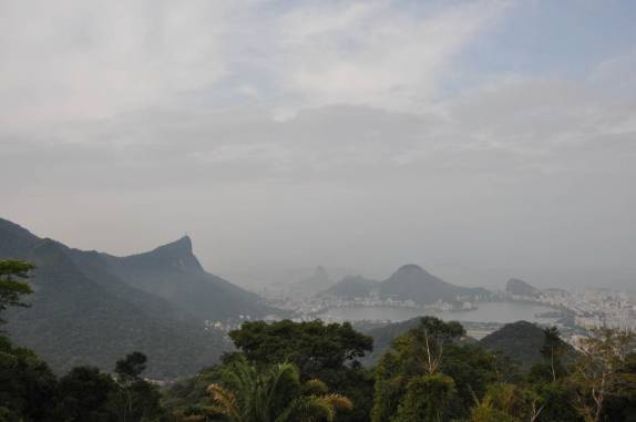 Corcovado e Pão de Açúcar vistos da Vista Chinesa, no Rio de Janeiro - RJ