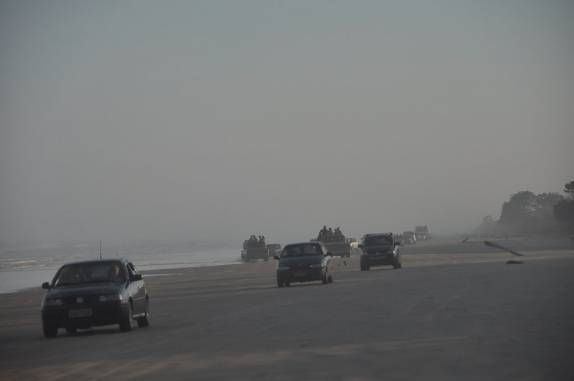Cortejo fúnebre na praia da Juréia Cortejo fúnebre na praia da Juréia