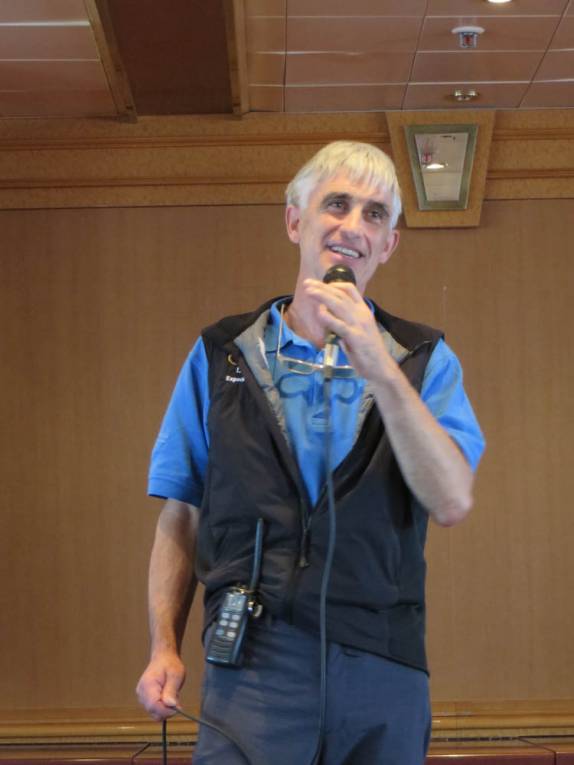 Damien, o especialista em história, um dos muitos cientistas que vão nos acompanhar e guiar na viagem à Antártida