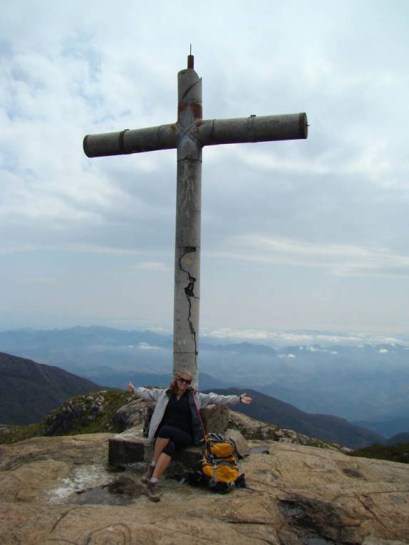 Descansando no cune do Pico da Bandeira, PN do Caparaó - MG/ES