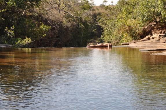 Descansando no rio Mato Grande, no Parque Nacional Grande Sertão Veredas, no noroeste de MG (região de Chapada Gaúcha)