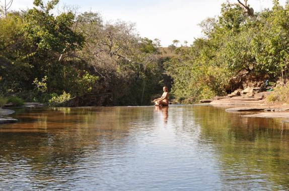 Descansando no rio Mato Grande, no Parque Nacional Grande Sertão Veredas, no noroeste de MG (região de Chapada Gaúcha) Descansando no rio Mato Grande, no Parque Nacional Grande Sertão Veredas, no noroeste de MG (região de Chapada Gaúcha)