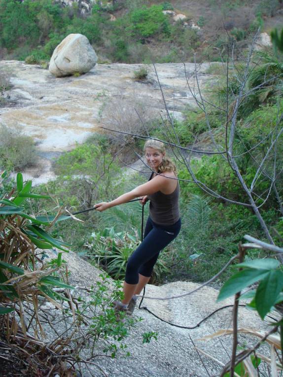 Descendo da Pedra da Boca, no Parque Estadual da Pedra da Boca, na Paraíba, fronteira com Passa e Fica - RN Descendo da Pedra da Boca, no Parque Estadual da Pedra da Boca, na Paraíba, fronteira com Passa e Fica - RN