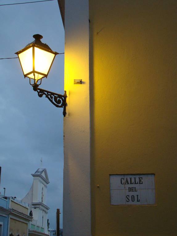 Detalhe de rua do centro antigo de San Juan, em Porto Rico Detalhe de rua do centro antigo de San Juan, em Porto Rico