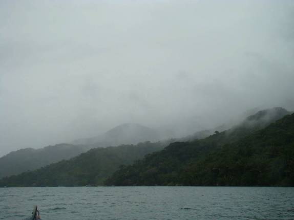 Dia nublado no Saco do Mamanguá, região de Parati - RJ Dia nublado no Saco do Mamanguá, região de Parati - RJ